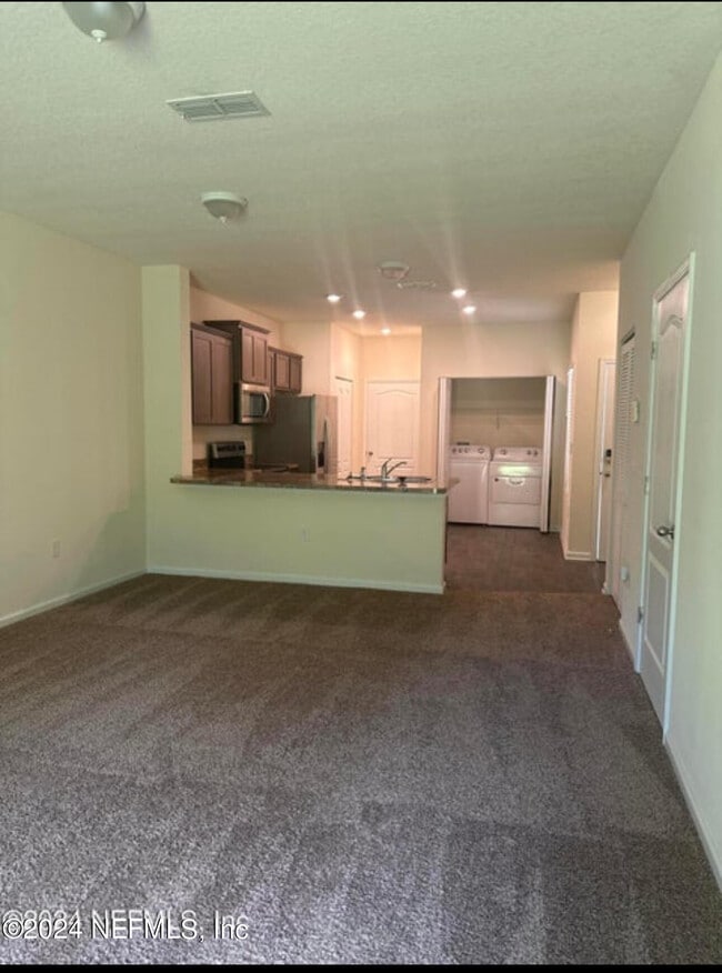 Building Photo - 7945 Echo Springs Rd