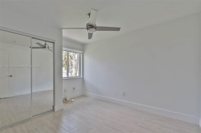 Building Photo - 15250 SW 154th Ave