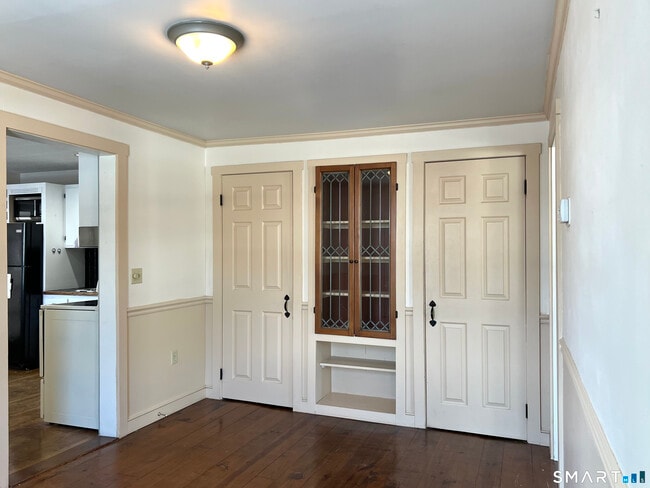 Building Photo - 77 Freestone Ave