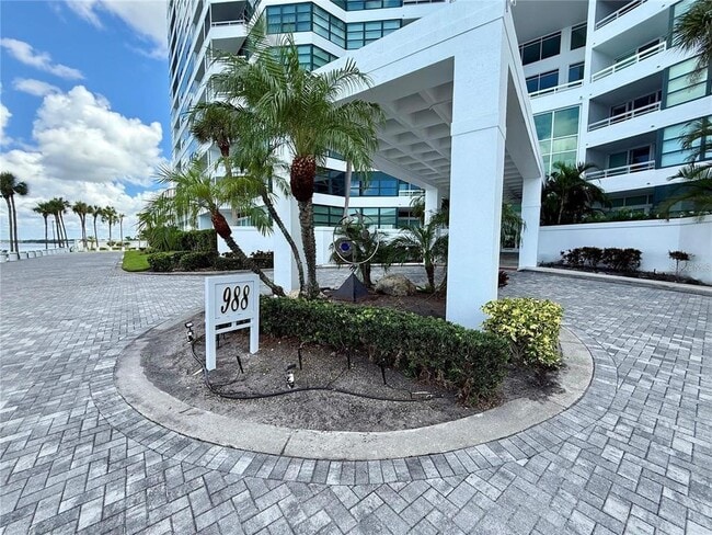 Building Photo - 988 Blvd of the Arts