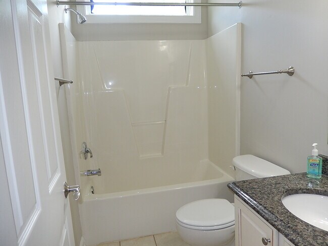 Building Photo - 10612 River Forest Dr