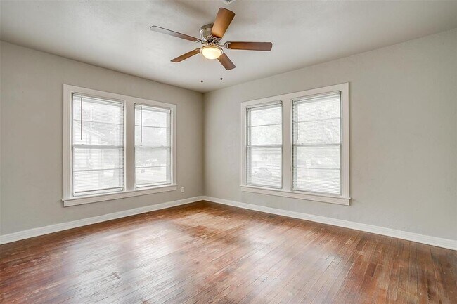 Building Photo - 410 McCarty St