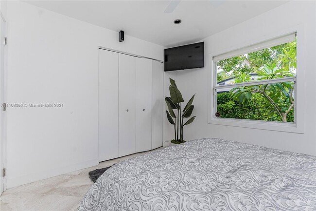 Building Photo - 1622 Mayo St