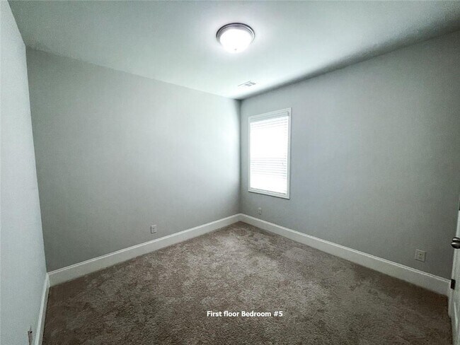 Building Photo - 4030 Tobiano Trl