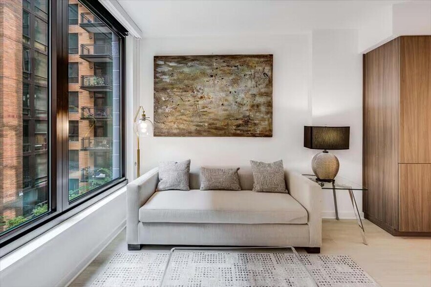 Primary Photo - 1051 First St NE