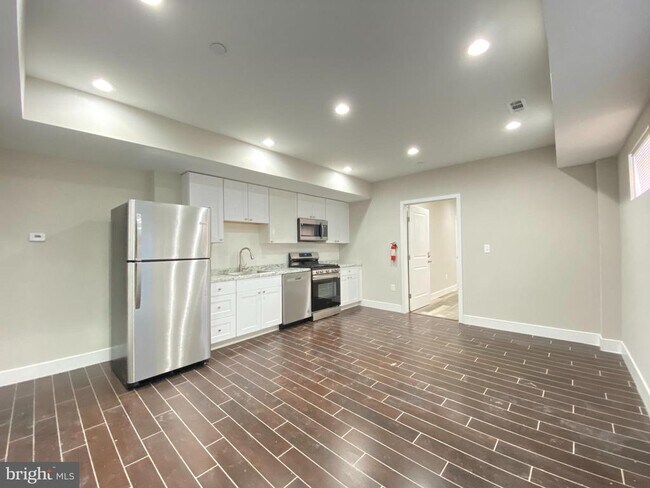 Building Photo - 1716 N Bouvier St