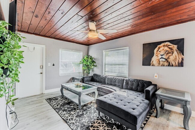 Building Photo - 112 W 34th St