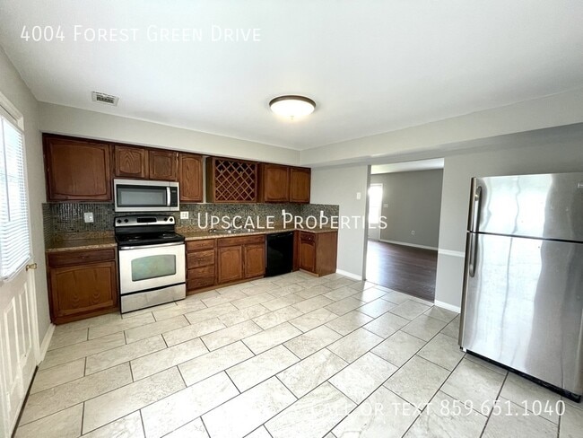 Building Photo - 4004 Forest Green Dr
