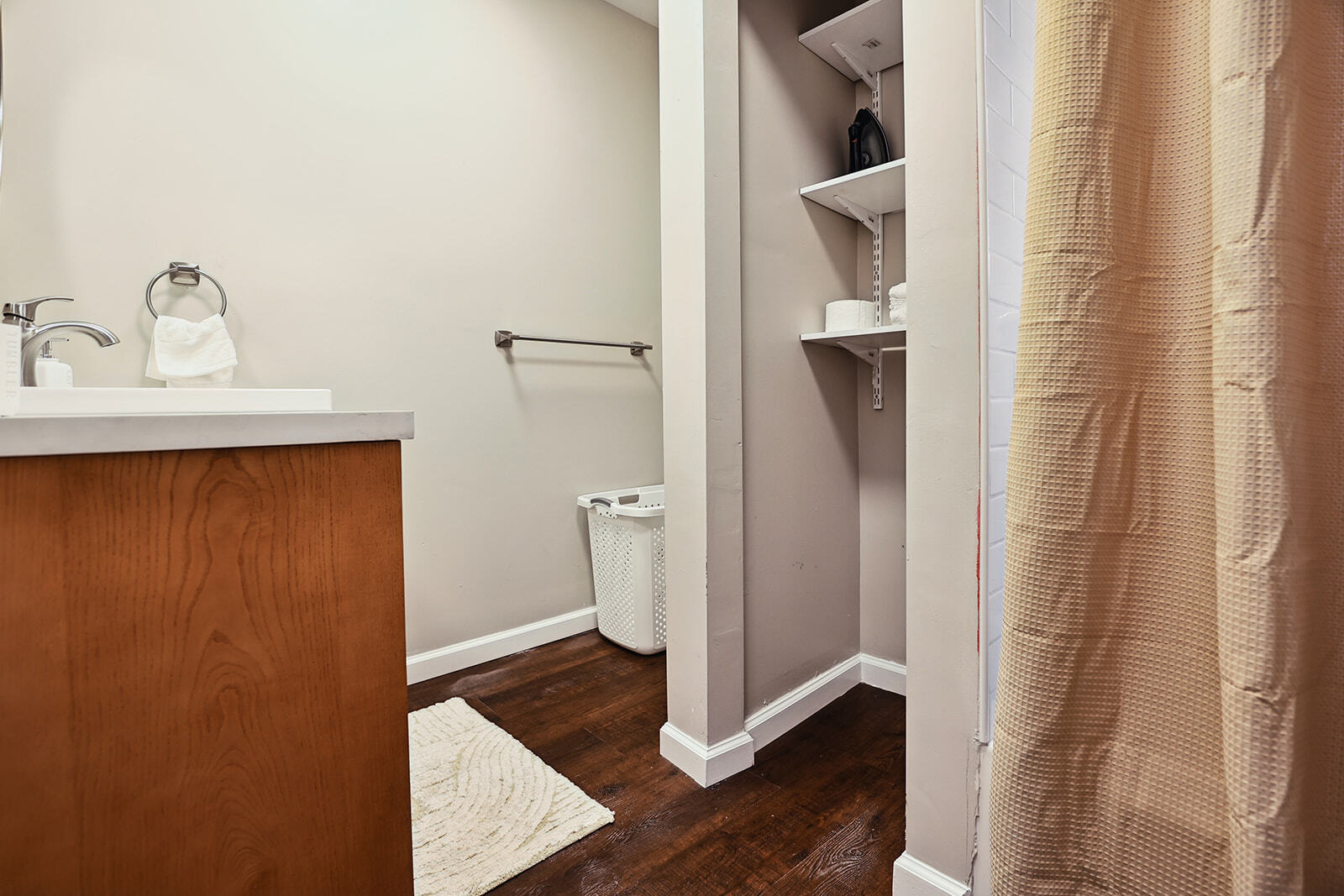 Building Photo - 5641 Cates Ave