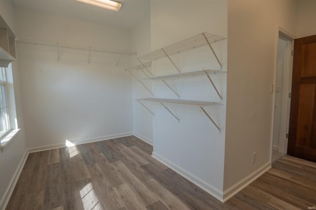 Building Photo - 2706 Grosbeak Ln