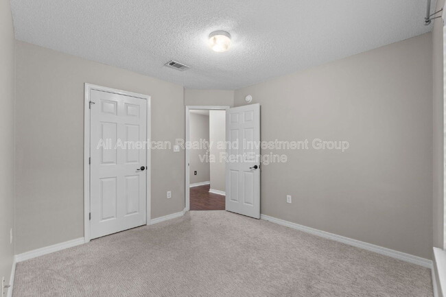 Building Photo - 917 Lajolla Ln