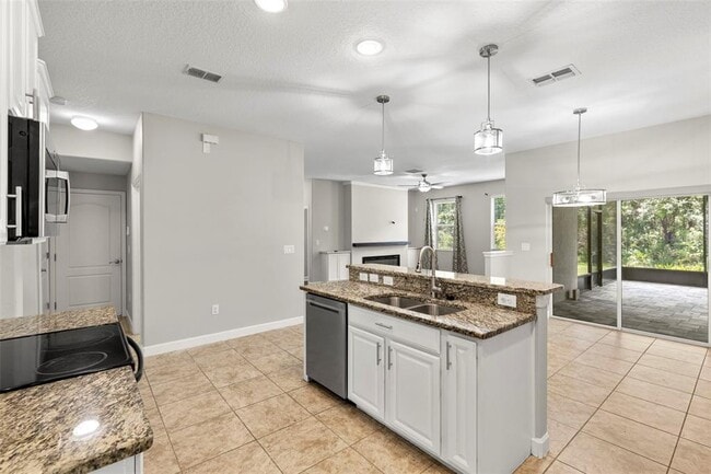 Building Photo - 20405 Autumn Fern Ave