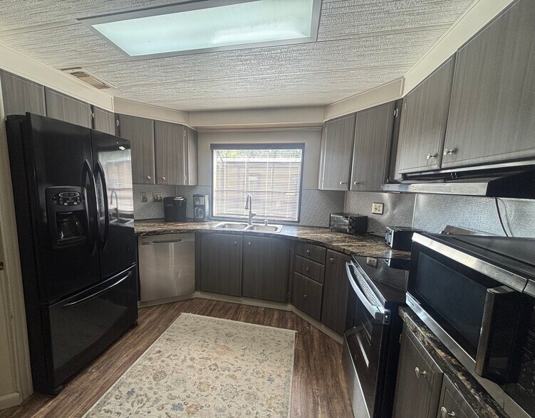 Building Photo - 2658 SW Monarch Trl