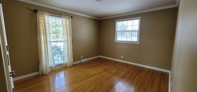 Building Photo - 590 Dunbar Cave Rd
