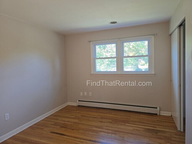 Building Photo - Available Immediately! Pet friendly, 2 car...
