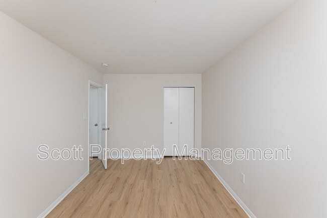 Building Photo - 113 Bourbon Ct