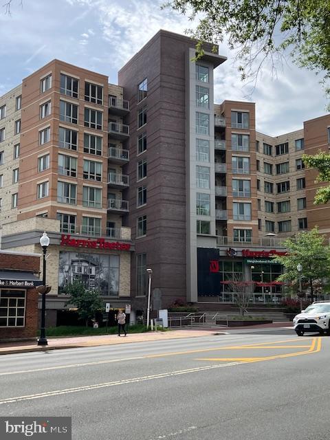 Building Photo - 157 S Virginia Ave