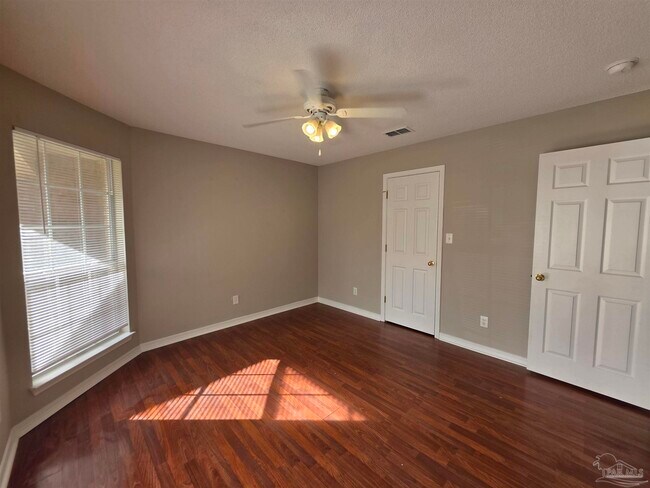 Building Photo - 6913 Hanover Ct