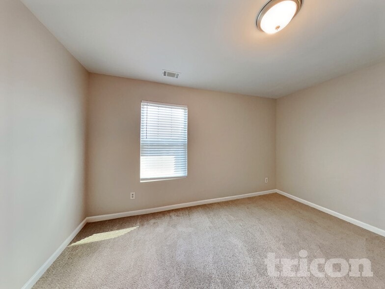 Building Photo - 324 Merigold Way