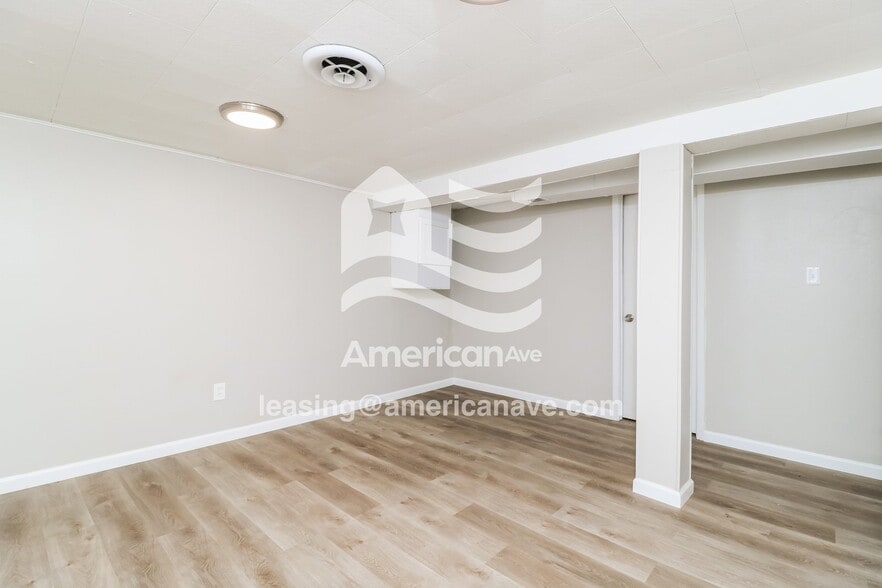 Building Photo - 4422 June Ave