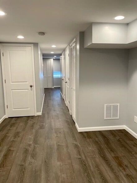 Building Photo - 230 N Rose St