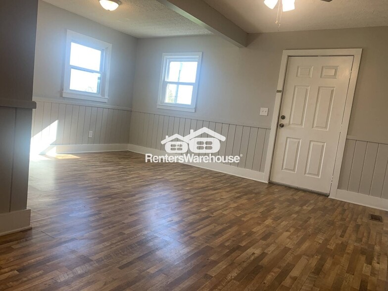 Building Photo - 27783 Pinedale Rd