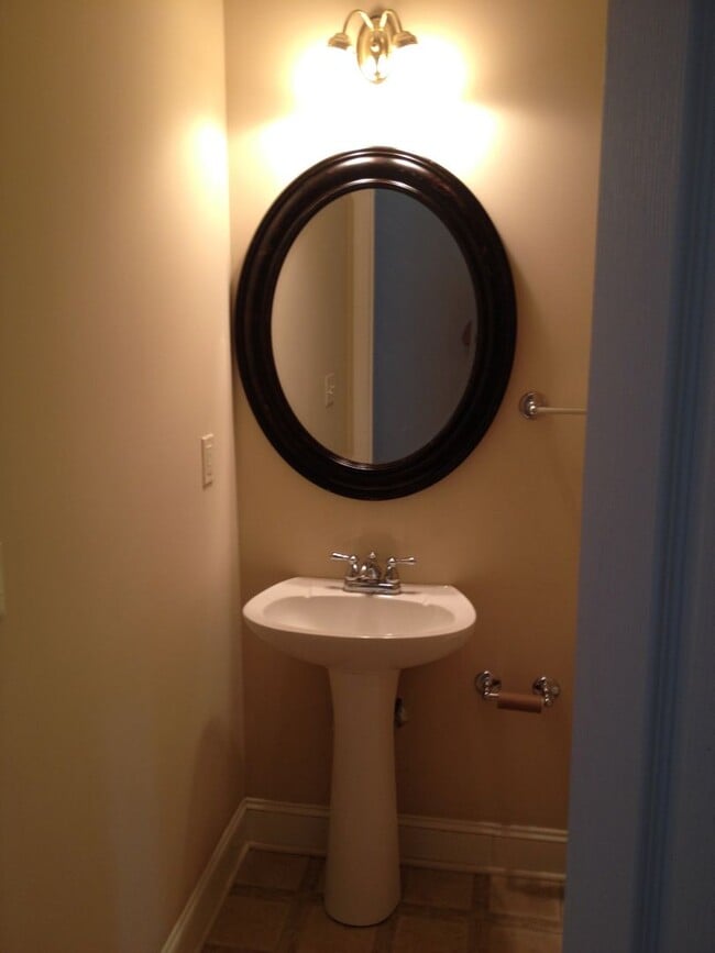 Building Photo - 3BR/ 2.5BA in Karns