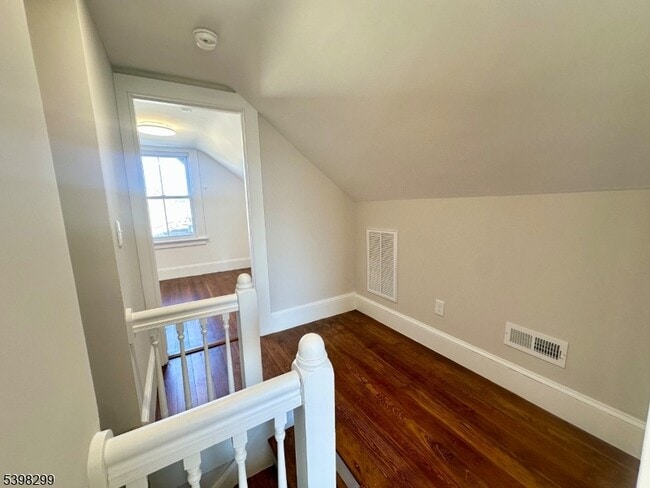 Building Photo - 328 Bloomfield Ave