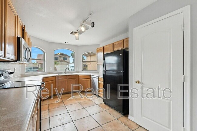 Building Photo - 12568 W Almeria Rd