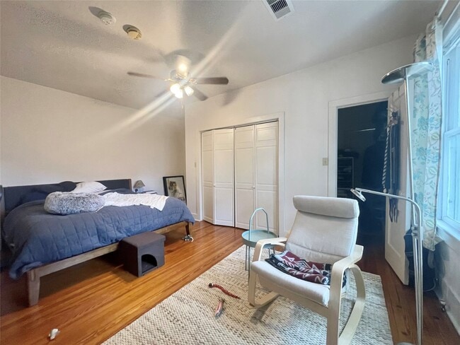 Building Photo - 418 Branard St