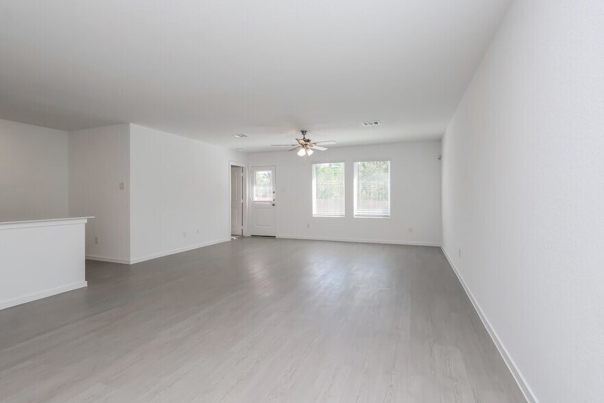 Building Photo - 16002 Tallis Dr