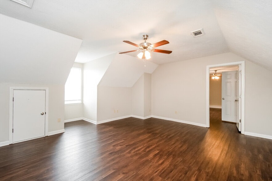 Building Photo - 515 Gammon Ln