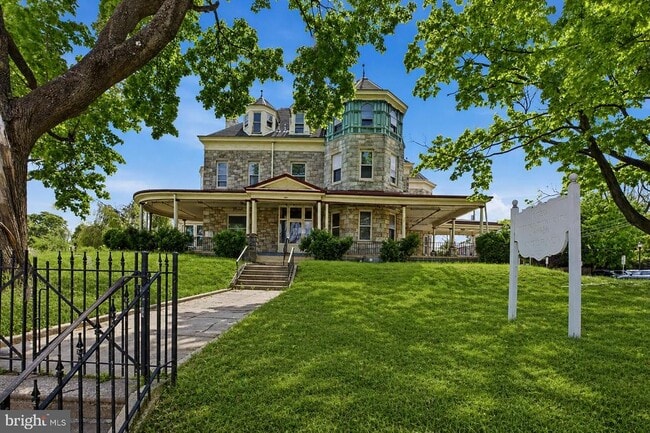 Building Photo - 6012 Ridge Ave