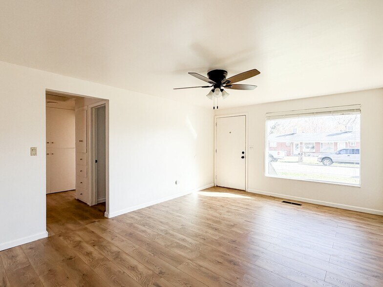 Building Photo - 1333 E 4170 S