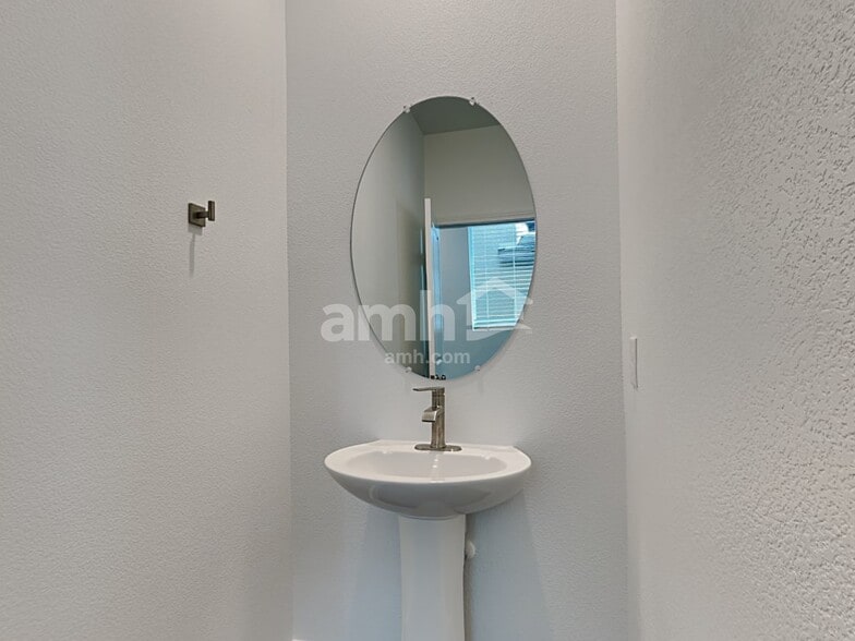 Building Photo - 2730 Stormy Star Ave