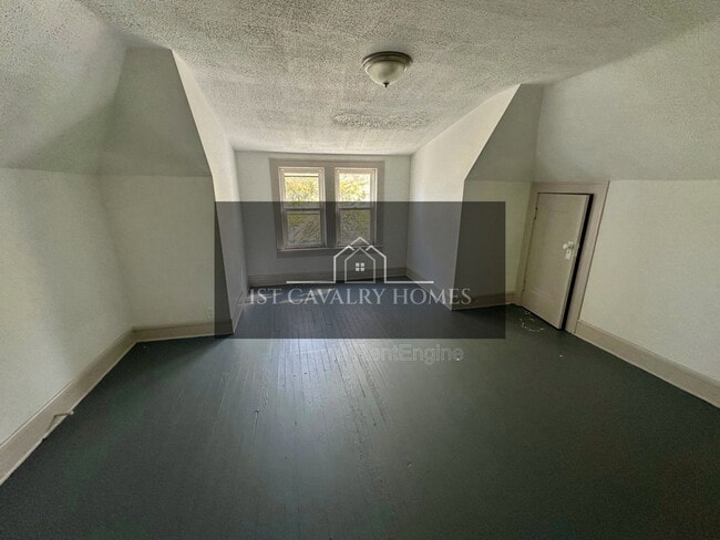 Building Photo - 3540 E 154th St