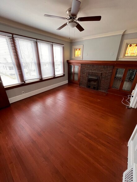 Building Photo - 1333 Beaconsfield Ave