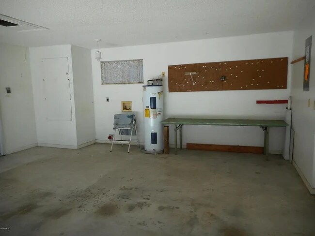 Building Photo - 10962 SW 84th Ave