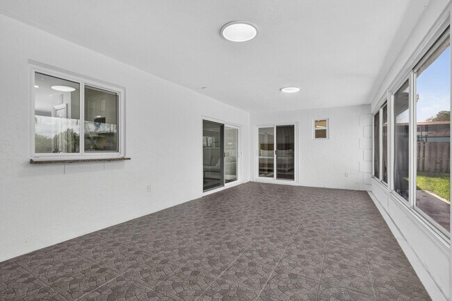 Building Photo - 11760 Inverness Cir