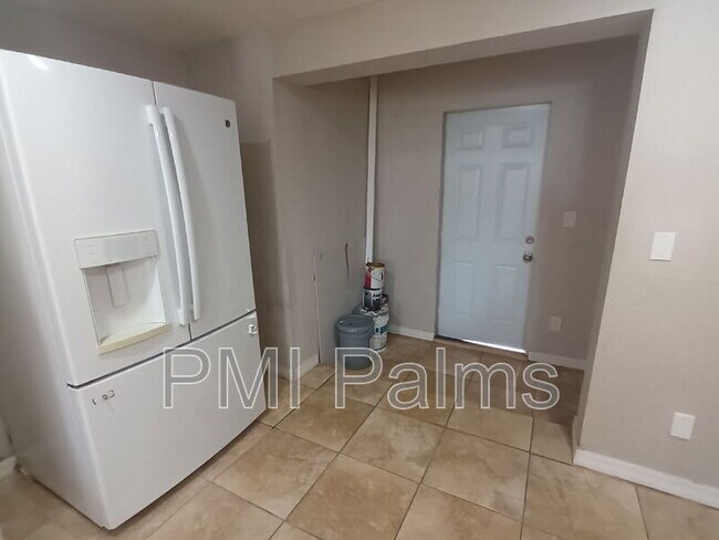 Building Photo - 2406 S 69th St