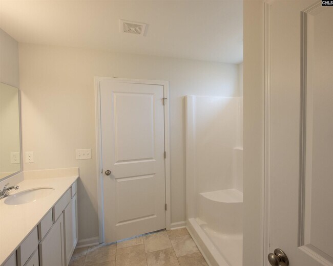 Building Photo - 1062 Begonia Dr