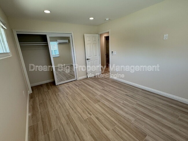 Building Photo - 3556 Harrison St