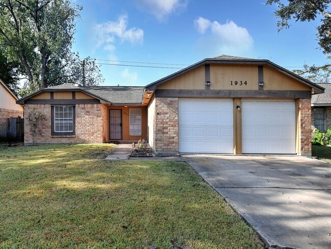 Building Photo - 1934 Feather Ridge Dr