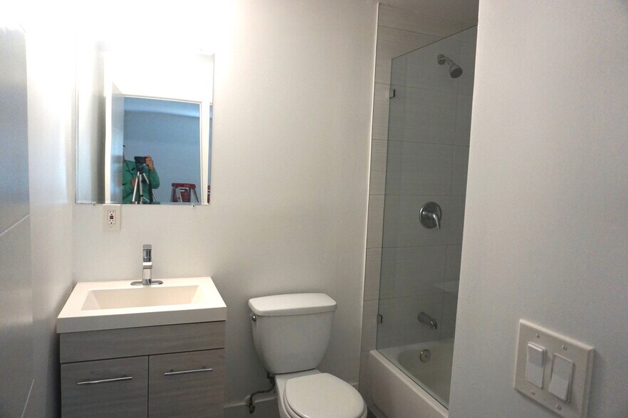 Bathroom #2 - 1529 Arthur St