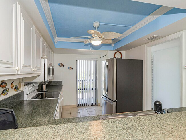 Building Photo - 4141 Ocean Dr