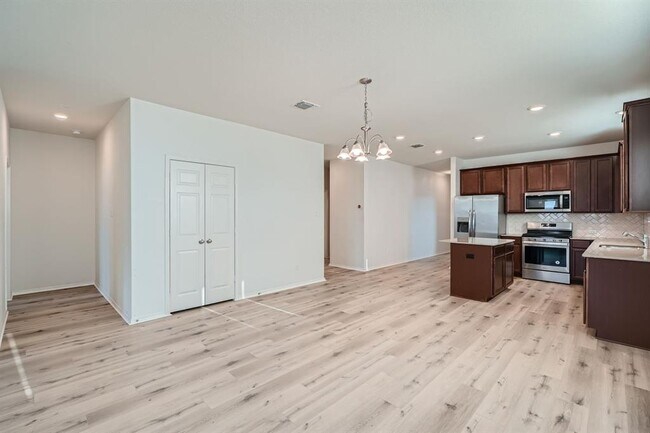 Building Photo - 190 Purple Heart Dr