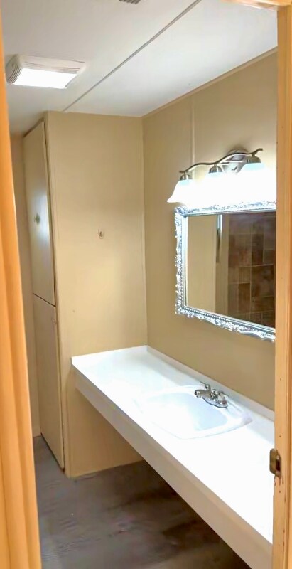 Building Photo - 6345 N Dona Ana Rd