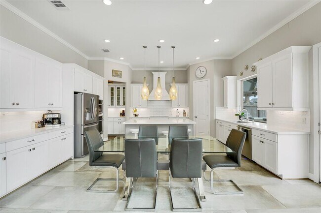 Building Photo - 28218 Enchanted Shores Ln