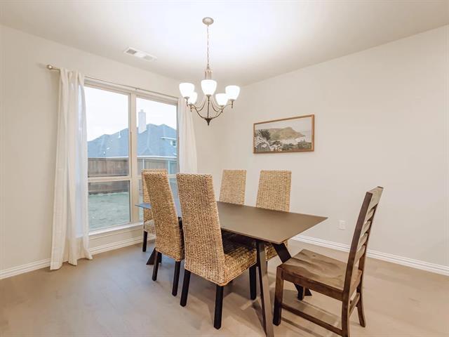 Building Photo - 504 Antler Dr