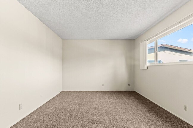 Building Photo - Utilities Included! Hayward Large 2-Bedroom with On-Site Laundry & Parking